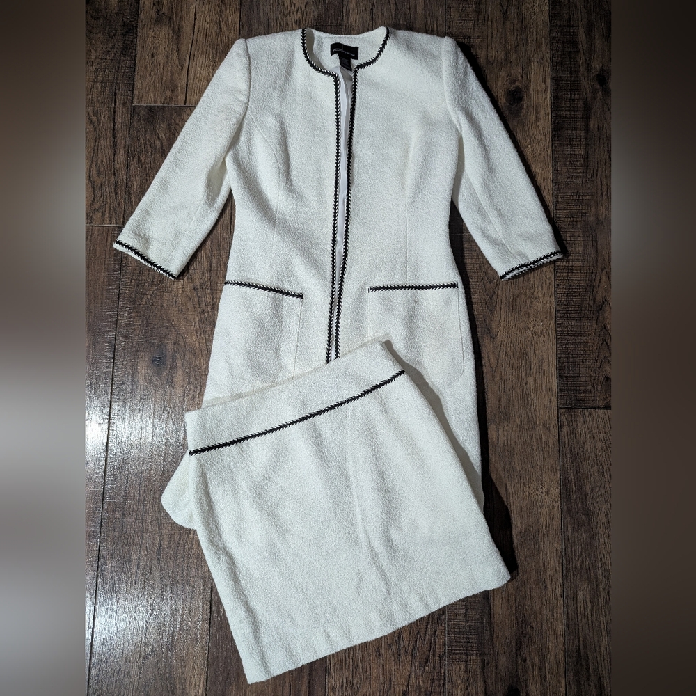 Vtg Moda Int'l 2 Pc Suit Sz 4 Mini Skirt Lab Coat 90s Y2K Wool Cream & Black